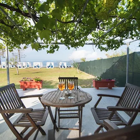 Sandy Beach - Sea View Semesterbostad *