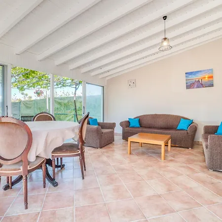 Sandy Beach - Sea View Semesterbostad