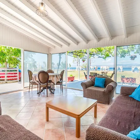 Sandy Beach - Sea View Holiday home *